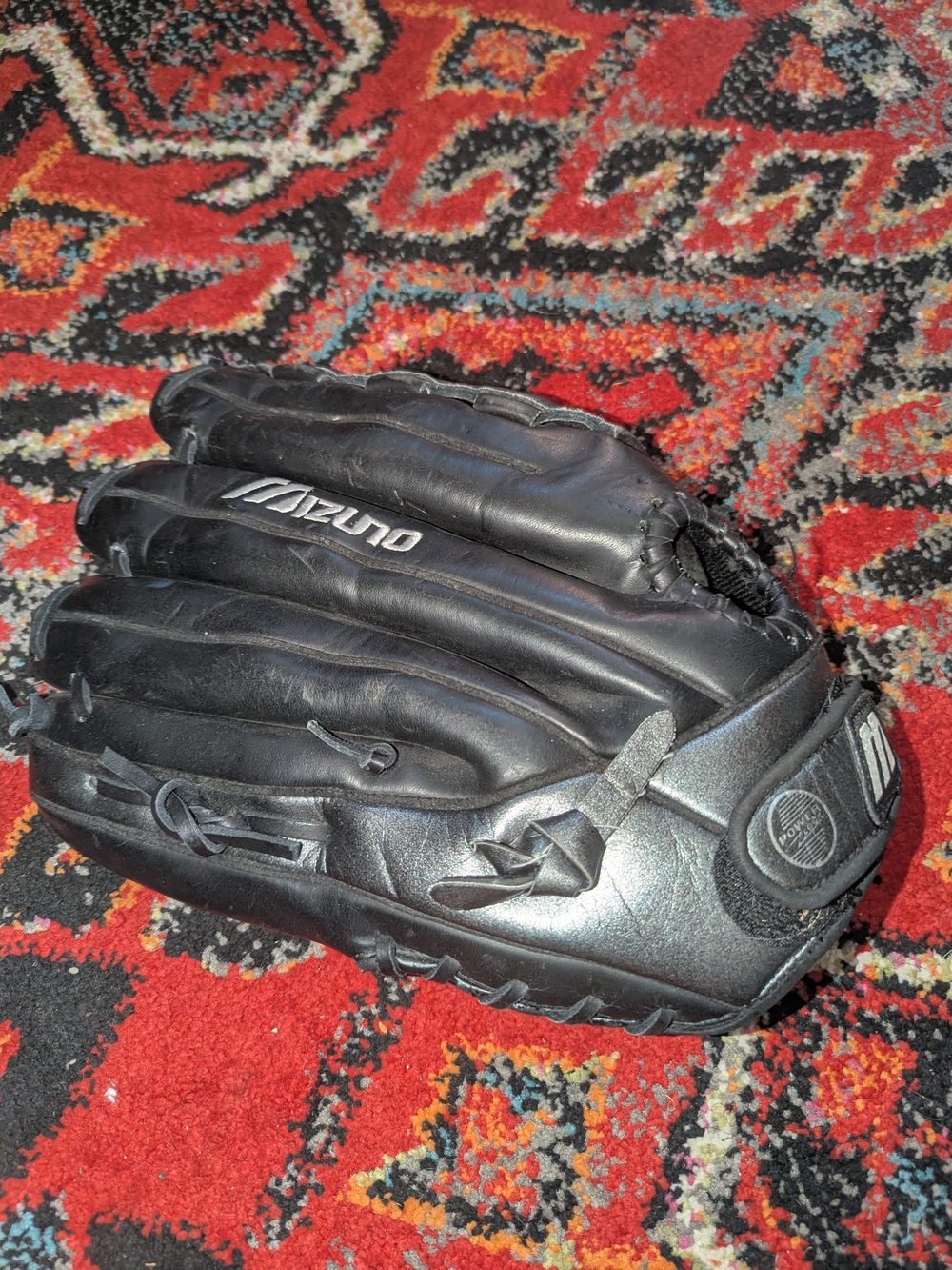 Mizuno Black Baseball Glove Right-Hand Throw